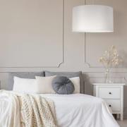 Hengelampe Dorset i tekstil, hvit