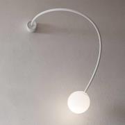 Karman vegglampe Moony, hvit, Ø 15 cm, utspring 100 cm glass