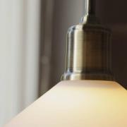 Hengelampe Vela, hvit/gammel messing, glass/jern Ø 25 cm plugg