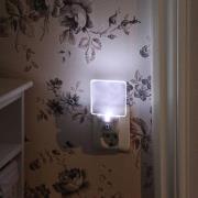 LED-nattlampe 357-11 for stikkontakten