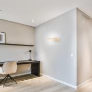 Vegglampe Cleo D1DR410, furu, 41 cm lang, E27