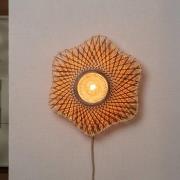 GOOD & MOJO vegglampe Madura, brun, Ø 44 cm, bambusplugg