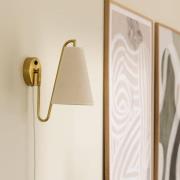 Globen Lighting vegglampe Lou Bouclé, hvit/messing, stoff