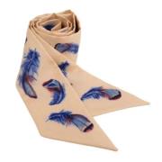 Pre-owned Silk scarves