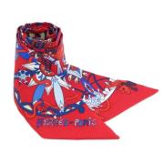 Pre-owned Silk scarves