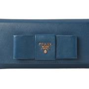 Pre-owned Leather wallets