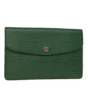 Pre-owned Leather clutches