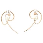 Pre-owned Metal earrings