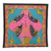 Pre-owned Silk scarves