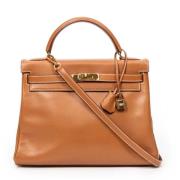 Pre-owned Leather handbags