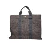 Pre-owned Canvas handbags