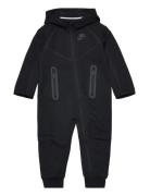 Nkn Tech Fleece Hooded Coveral Langermet Bodysuit Black Nike