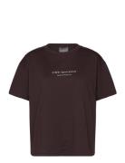 Serif Boxy T-Shirt Sport T-shirts & Tops Short-sleeved Brown Aim´n